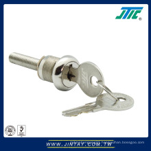 Vending machine lock with flat key for vending machine